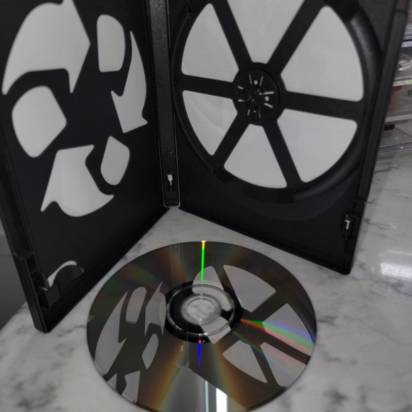 The Texas Chainsaw Massacre DVD - Picture 4 of 4